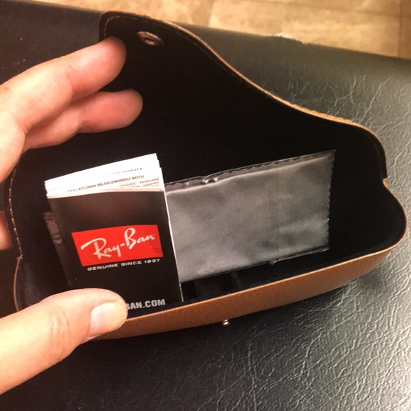 Ray-Ban Case - Picture 4 of 6